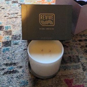 Revive Lavender and Manuka Honey Candle